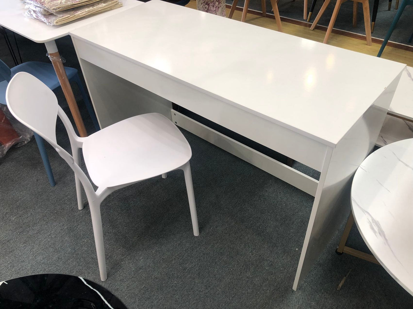 Hana Small Desk in White